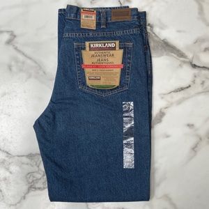 NWT Men’s Kirkland Signature Jeans Relaxed Fit 38x34